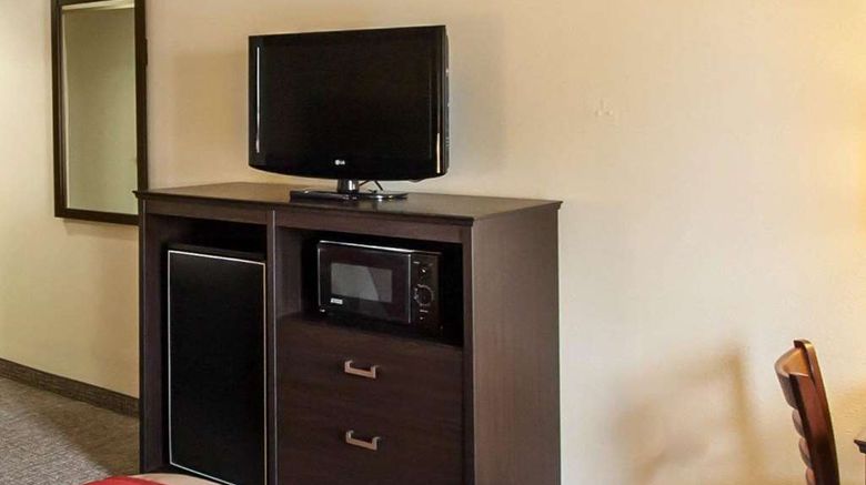 <b>Quality Inn Hayti Room</b>. Images powered by <a href="https://iceportal.shijigroup.com/" title="IcePortal" target="_blank">IcePortal</a>.