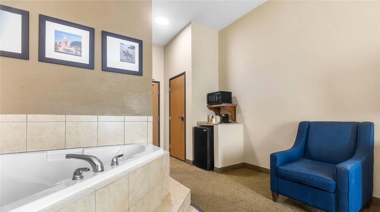 Comfort Inn & Suites Suite