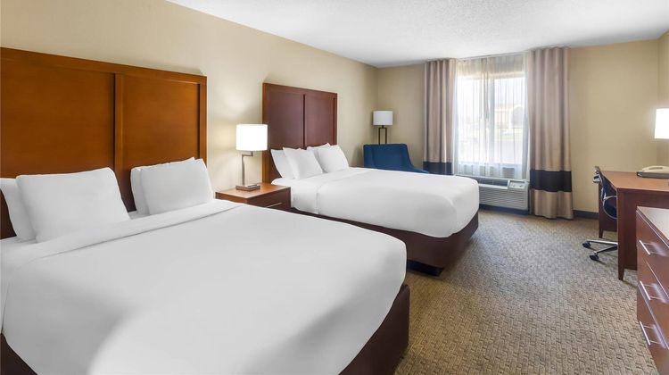 Comfort Inn & Suites Room