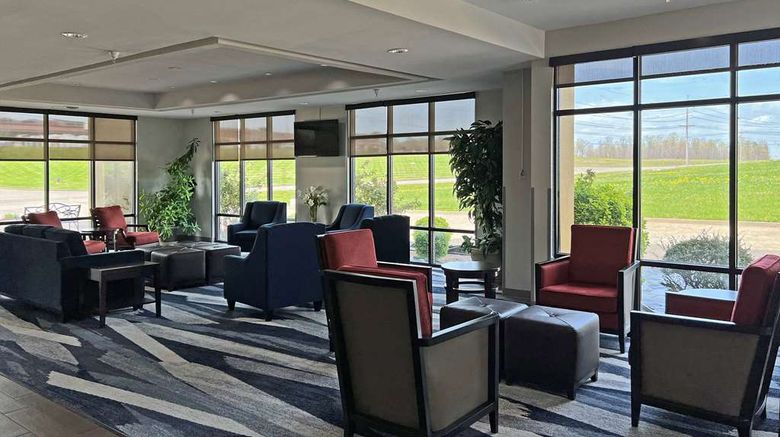 <b>Comfort Suites Lobby</b>. Images powered by <a href="https://iceportal.shijigroup.com/" title="IcePortal" target="_blank">IcePortal</a>.