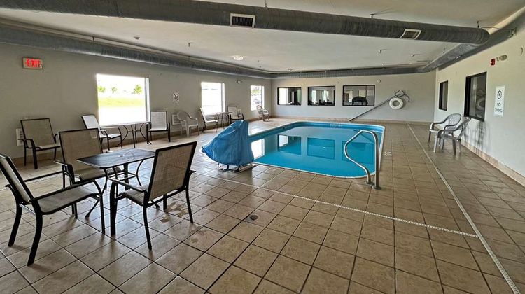 Comfort Suites Jackson Cape Girardeau Pool