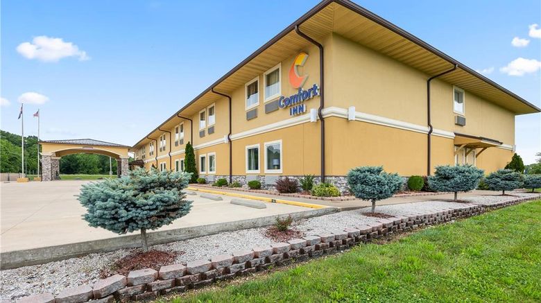 <b>Comfort Inn Willow Springs US 60 and US 63 Exterior</b>. Images powered by <a href="https://iceportal.shijigroup.com/" title="IcePortal" target="_blank">IcePortal</a>.