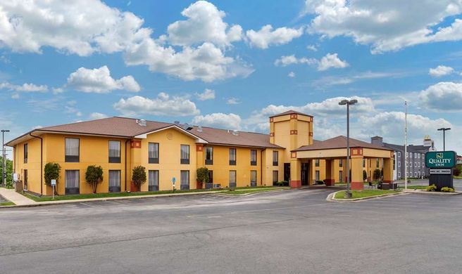 Quality Inn St Robert Exterior