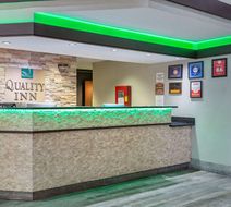 Quality Inn St Robert Lobby