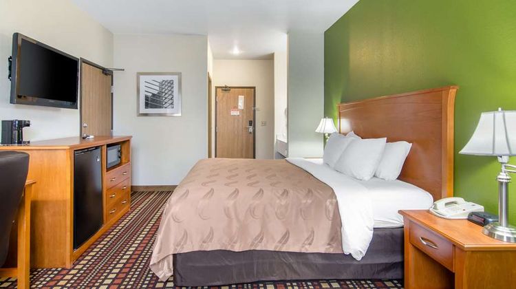 Quality Inn Kearney Room