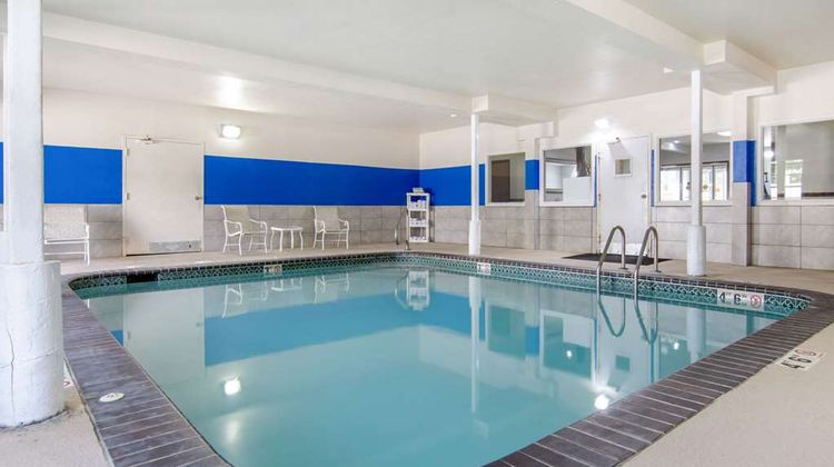 Quality Inn Kearney Pool