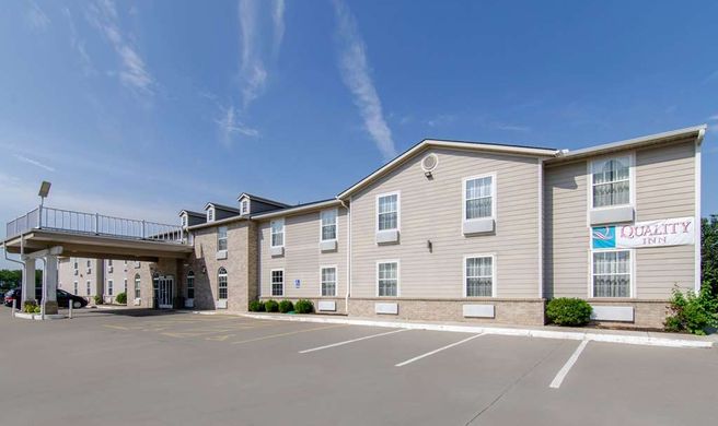 Quality Inn Kearney Exterior