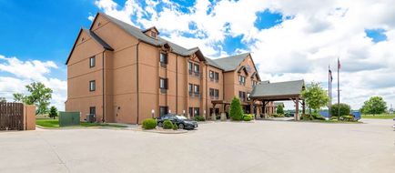 Comfort Inn & Suites Exterior