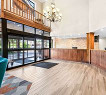 Comfort Inn & Suites Lobby