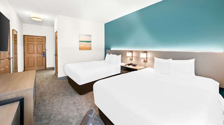 Comfort Inn & Suites Room