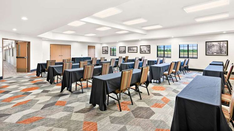 Comfort Inn & Suites Meeting
