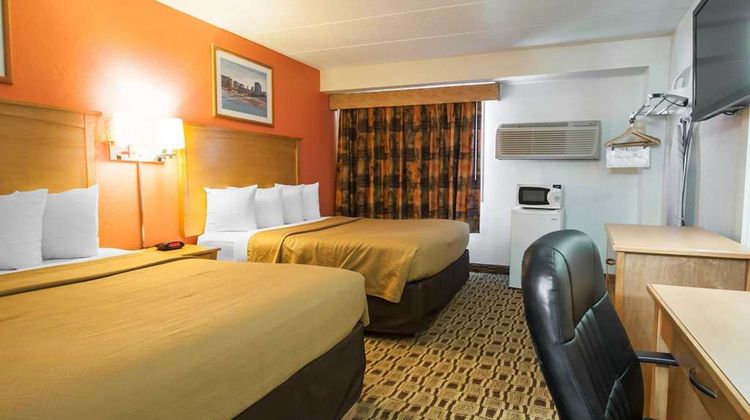 Econo Lodge Room