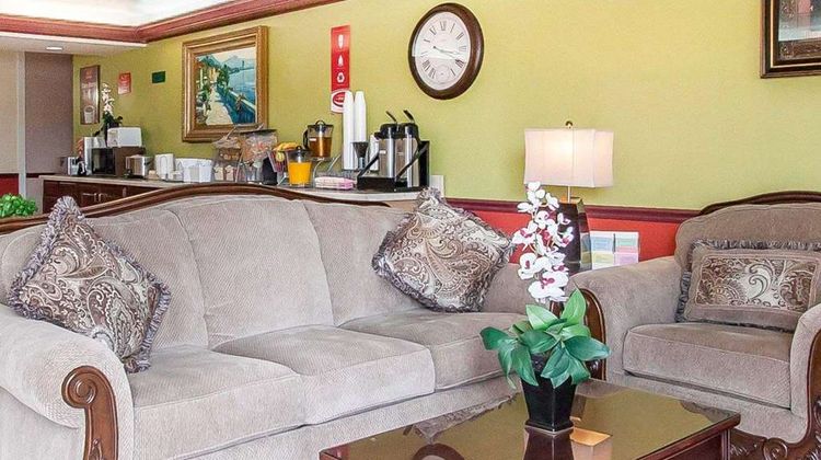 Econo Lodge Dexter Lobby