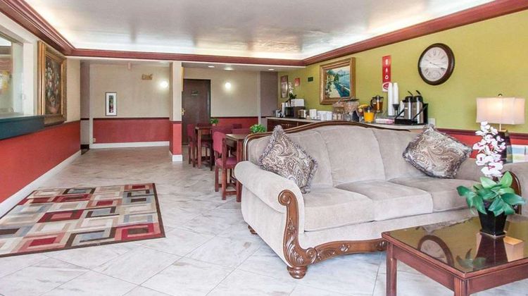 Econo Lodge Dexter Lobby