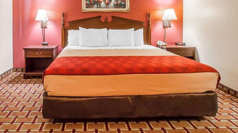 <b>Econo Lodge Dexter Suite</b>. Images powered by <a href="https://iceportal.shijigroup.com/" title="IcePortal" target="_blank">IcePortal</a>.