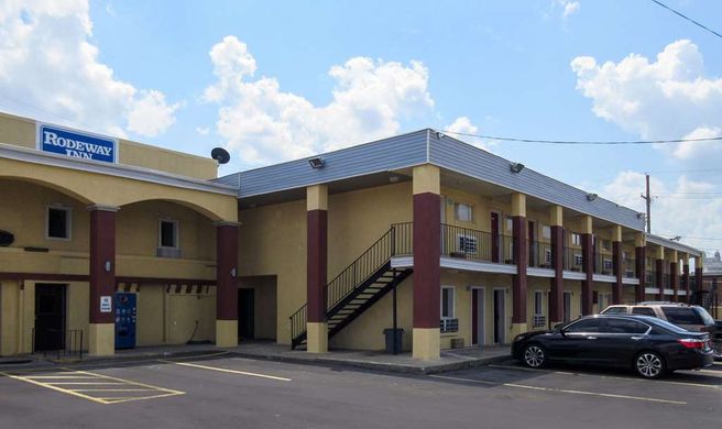 Rodeway Inn Kansas City Exterior