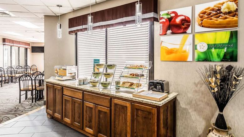 <b>Quality Inn West Plains Restaurant</b>. Images powered by <a href="https://iceportal.shijigroup.com/" title="IcePortal" target="_blank">IcePortal</a>.