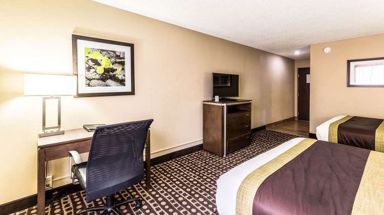 Quality Inn West Plains Room