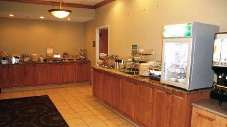 <b>Quality Inn, Florissant Restaurant</b>. Images powered by <a href="https://iceportal.shijigroup.com/" title="IcePortal" target="_blank">IcePortal</a>.