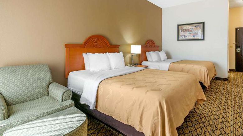 <b>Quality Inn & Suites Jefferson City Room</b>. Images powered by <a href="https://iceportal.shijigroup.com/" title="IcePortal" target="_blank">IcePortal</a>.