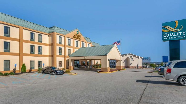 <b>Quality Inn & Suites Jefferson City Exterior</b>. Images powered by <a href="https://iceportal.shijigroup.com/" title="IcePortal" target="_blank">IcePortal</a>.