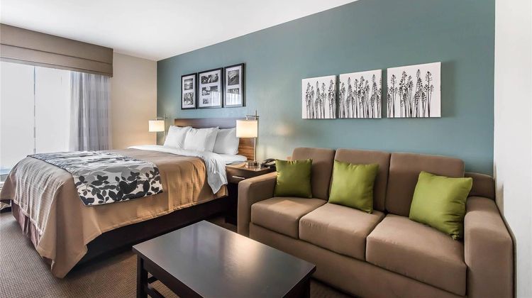 Sleep Inn & Suites O'Fallon Suite