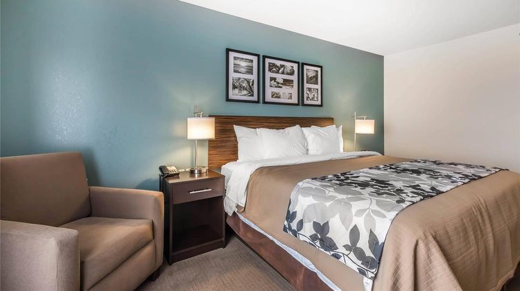 Sleep Inn & Suites O'Fallon Room