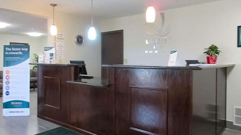 <b>Quality Inn Farmington Lobby</b>. Images powered by <a href="https://iceportal.shijigroup.com/" title="IcePortal" target="_blank">IcePortal</a>.