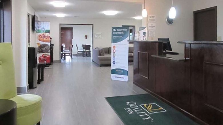 <b>Quality Inn Farmington Lobby</b>. Images powered by <a href="https://iceportal.shijigroup.com/" title="IcePortal" target="_blank">IcePortal</a>.