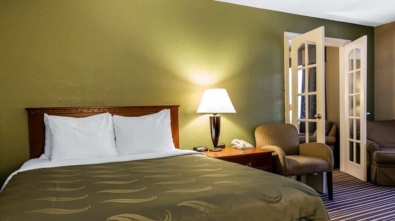 <b>Quality Inn and Suites Suite</b>. Images powered by <a href="https://iceportal.shijigroup.com/" title="IcePortal" target="_blank">IcePortal</a>.