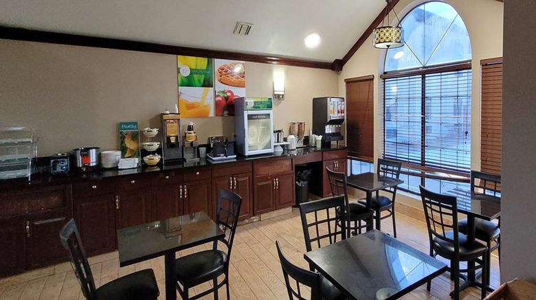 <b>Quality Inn and Suites Restaurant</b>. Images powered by <a href="https://iceportal.shijigroup.com/" title="IcePortal" target="_blank">IcePortal</a>.