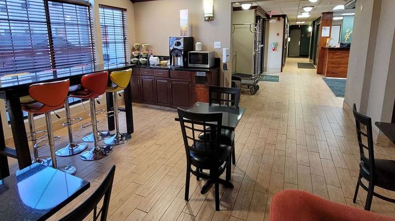 <b>Quality Inn and Suites Lobby</b>. Images powered by <a href="https://iceportal.shijigroup.com/" title="IcePortal" target="_blank">IcePortal</a>.