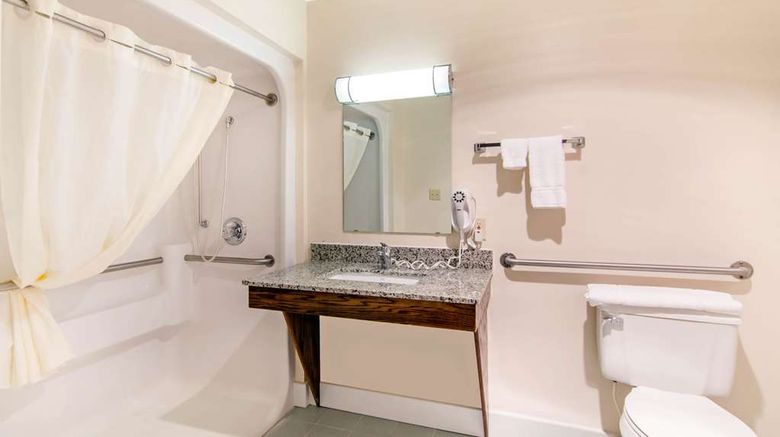 <b>Quality Inn & Suites Carthage Room</b>. Images powered by <a href="https://iceportal.shijigroup.com/" title="IcePortal" target="_blank">IcePortal</a>.