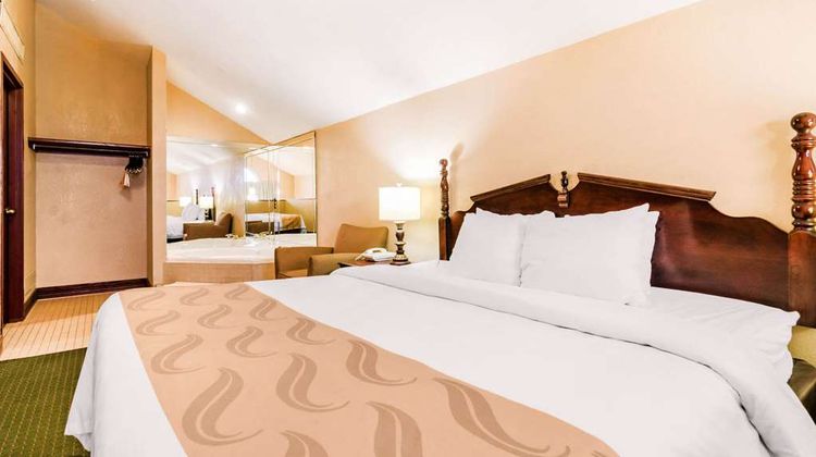 Quality Inn & Suites Carthage Suite