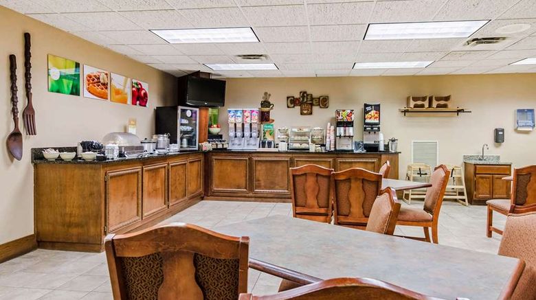 <b>Quality Inn & Suites Carthage Restaurant</b>. Images powered by <a href="https://iceportal.shijigroup.com/" title="IcePortal" target="_blank">IcePortal</a>.