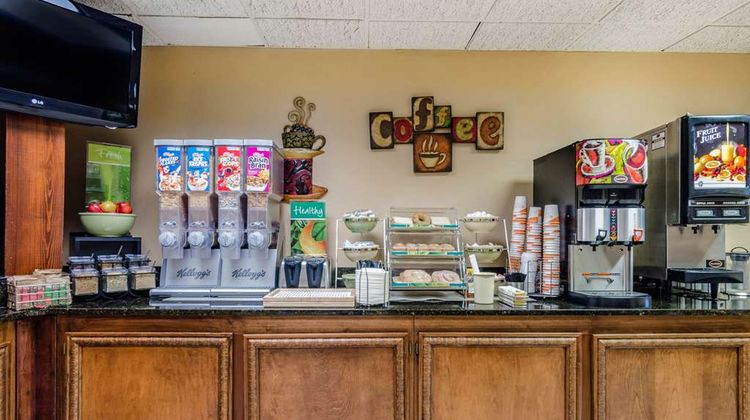 Quality Inn & Suites Carthage Restaurant
