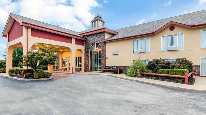 <b>Quality Inn & Suites Carthage Exterior</b>. Images powered by <a href="https://iceportal.shijigroup.com/" title="IcePortal" target="_blank">IcePortal</a>.