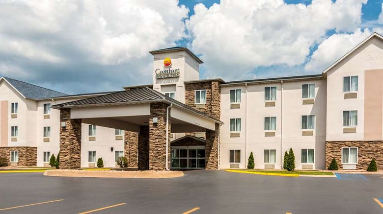 <b>Comfort Inn & Suites Hannibal Exterior</b>. Images powered by <a href="https://iceportal.shijigroup.com/" title="IcePortal" target="_blank">IcePortal</a>.