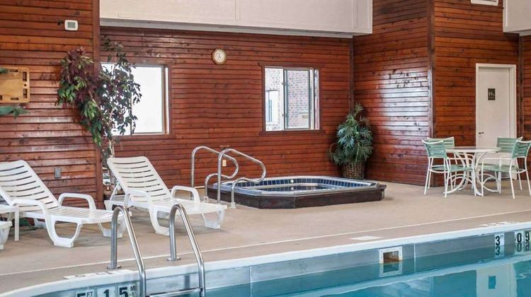 Quality Inn Boonville - Columbia Pool