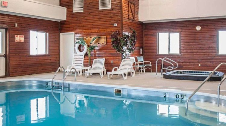 Quality Inn Boonville - Columbia Pool