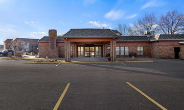 Suburban Studios Kansas City Airport N