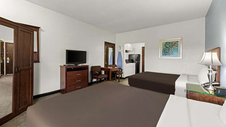 <b>Suburban Studios Kansas City Airport N Room</b>. Images powered by <a href="https://iceportal.shijigroup.com/" title="IcePortal" target="_blank">IcePortal</a>.