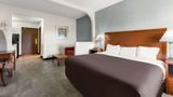 Suburban Studios Kansas City Airport N Suite