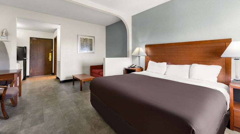 <b>Suburban Studios Kansas City Airport N Suite</b>. Images powered by <a href="https://iceportal.shijigroup.com/" title="IcePortal" target="_blank">IcePortal</a>.