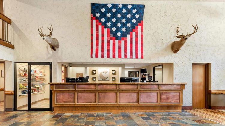 Comfort Inn & Suites Branson Meadows Lobby