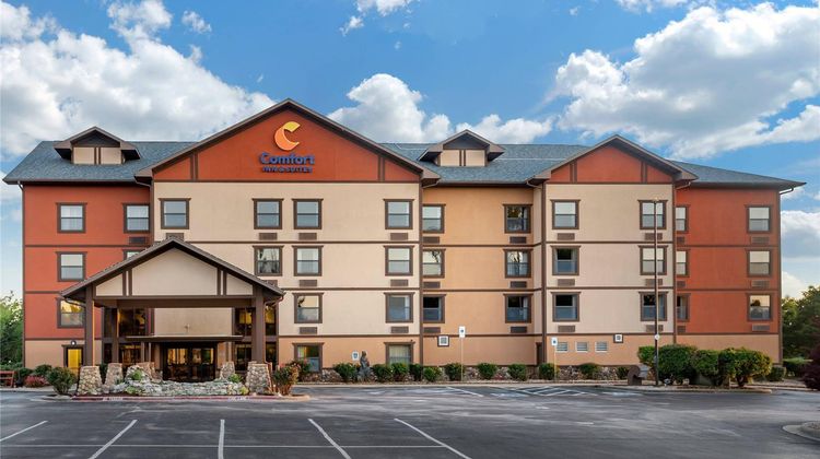 Comfort Inn & Suites Branson Meadows Exterior
