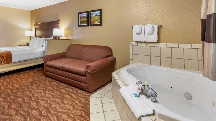 Comfort Inn & Suites Branson Meadows Suite