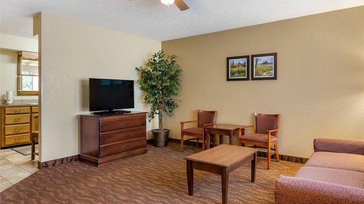 Comfort Inn & Suites Branson Meadows Suite