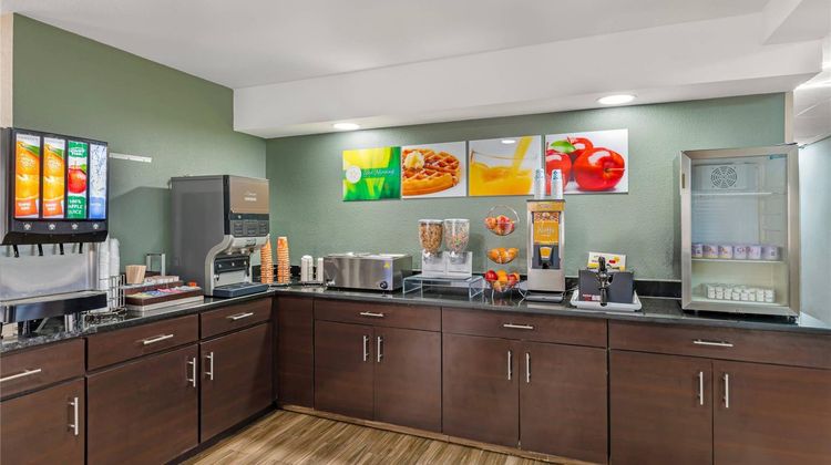 Quality Inn Kansas City Intl Airport Restaurant