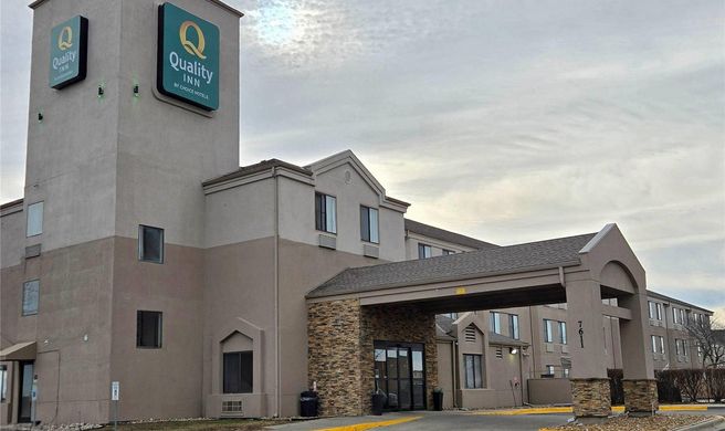 Quality Inn Kansas City Intl Airport Exterior